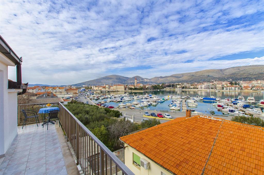 Apartments And Rooms Iva Trogir Zewnętrze zdjęcie