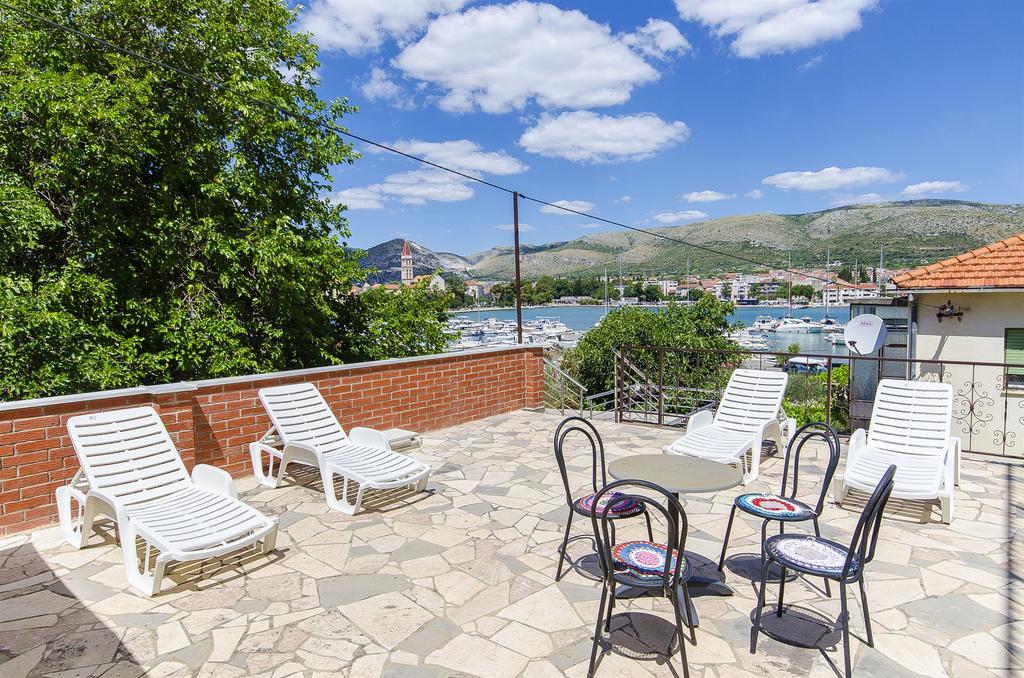 Apartments And Rooms Iva Trogir Zewnętrze zdjęcie
