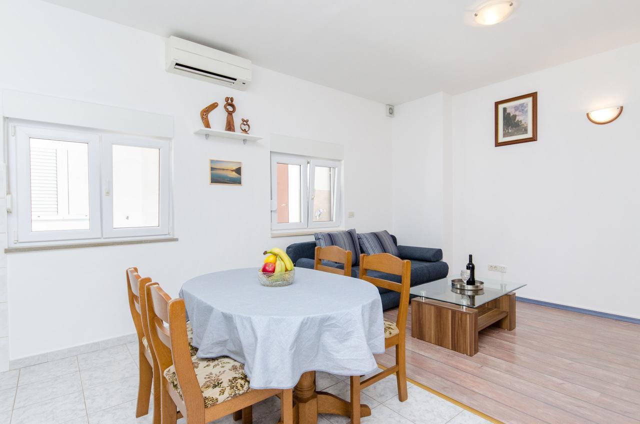 Apartments And Rooms Iva Trogir Zewnętrze zdjęcie